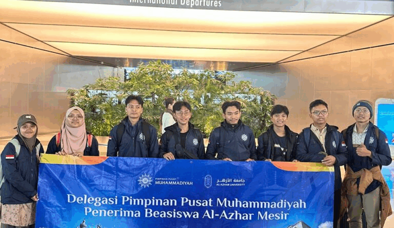 Angkatan Pertama Penerima Beasiswa Al-Azhar Resmi Diberangkatkan, Muhammadiyah Mantapkan Kaderisasi Ulama Berwawasan Global